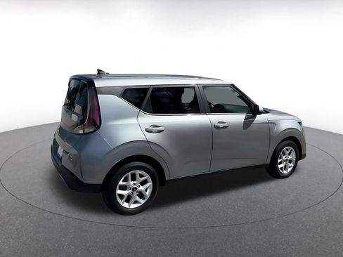 Used 2025 Kia Soul LX w/ LX Technology Package FWD image 15