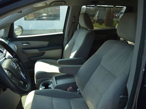 Used 2016 Honda Odyssey SE image 9