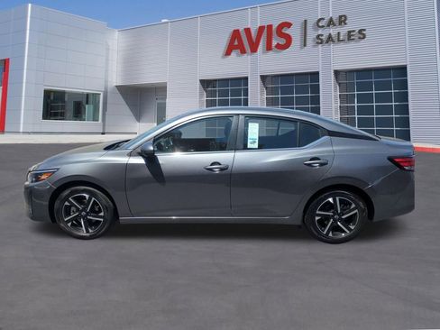 Used 2025 Nissan Sentra SV FWD image 10