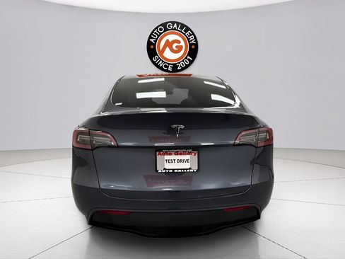 Used 2023 Tesla Model Y Long Range AWD/4WD image 4