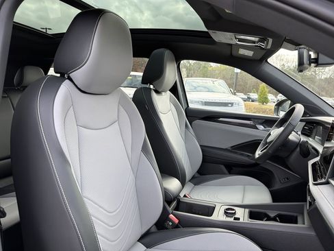 New 2026 Volkswagen Tiguan SE R-Line image 19