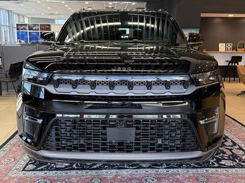 New 2026 Jeep Grand Wagoneer Limited AWD/4WD image 2