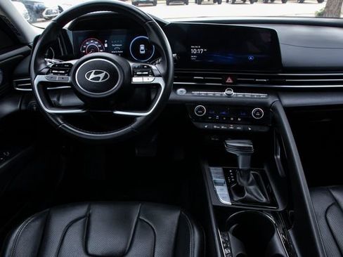 Used 2024 Hyundai Elantra Limited image 30