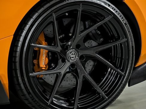 Used 2018 McLaren 720S RWD image 13