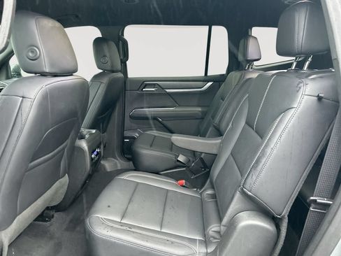 Used 2025 GMC Acadia Elevation w/ Elevation Premium Package AWD/4WD image 24