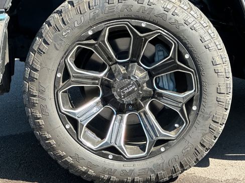 Used 2020 Toyota Tundra SR5 w/ SR5 Upgrade Package RWD image 24