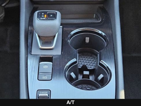 Used 2025 Nissan Rogue SV w/ SV Premium Package image 24