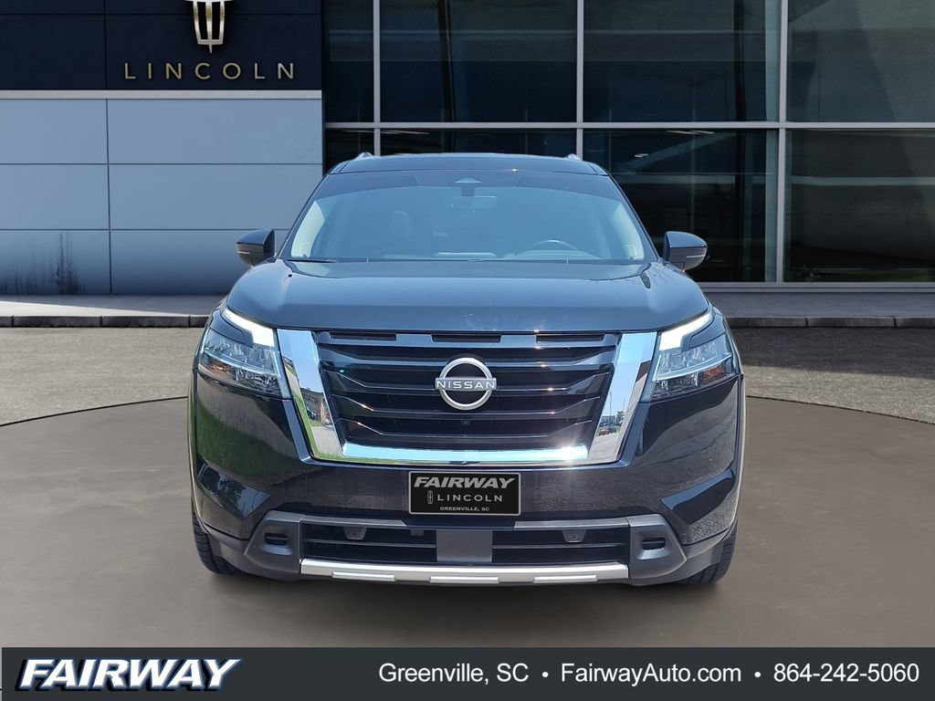 Used 2023 Nissan Pathfinder SL w/ SL Premium Package AWD/4WD image 2