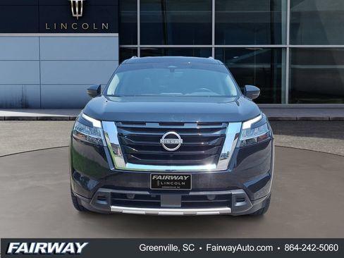 Used 2023 Nissan Pathfinder SL w/ SL Premium Package AWD/4WD image 2