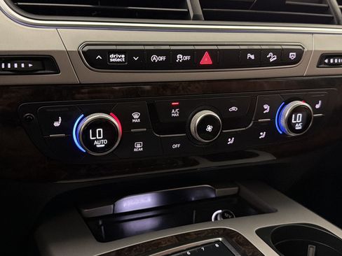 Used 2019 Audi Q7 2.0T Premium Plus w/ Premium Plus Package AWD/4WD image 22