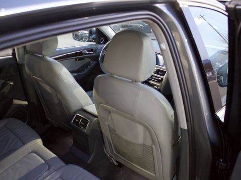 Used 2017 Audi Q5 2.0T Premium Plus w/ Technology Package image 33