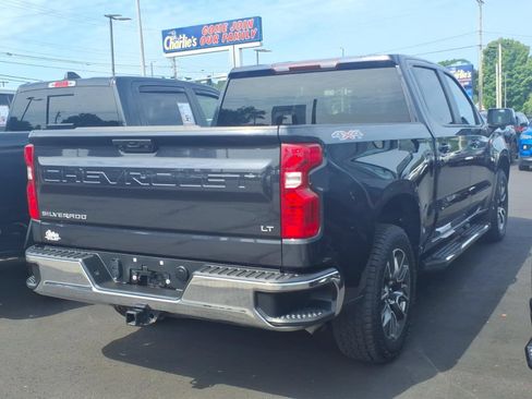 Used 2023 Chevrolet Silverado 1500 LT AWD/4WD image 4