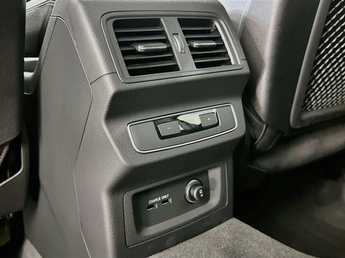 Used 2023 Audi Q5 2.0T Premium w/ Convenience Package AWD/4WD image 29