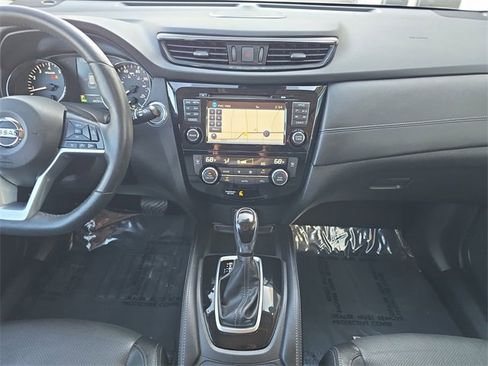 Used 2017 Nissan Rogue SL w/ SL Premium Package image 13