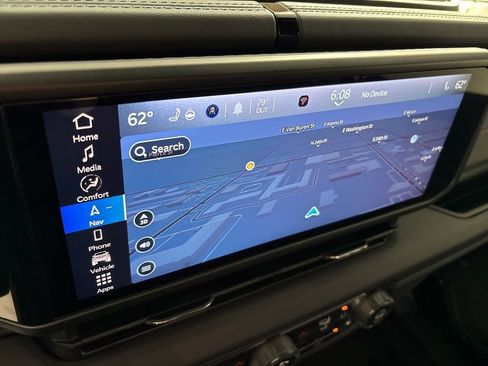 Used 2024 Jeep Wrangler Unlimited Rubicon image 36