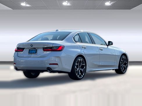 Used 2025 BMW 330i Sedan w/ Premium Package image 8