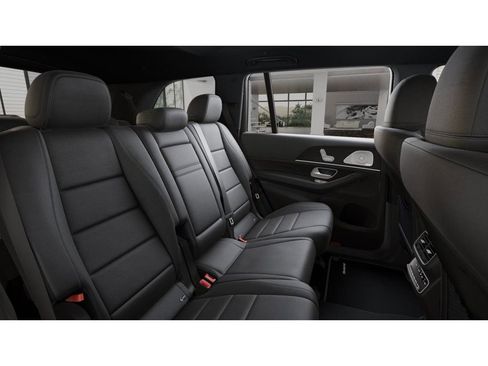 New 2026 Mercedes-Benz GLS 450 4MATIC image 5