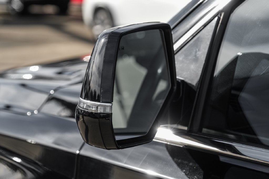 Used 2019 Cadillac Escalade ESV Luxury AWD/4WD image 49