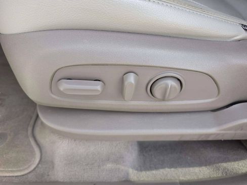 Used 2019 Chevrolet Traverse LT FWD image 24