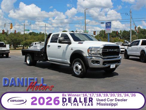 Used 2024 RAM 5500 Tradesman w/ Chrome Appearance Group AWD/4WD image 1