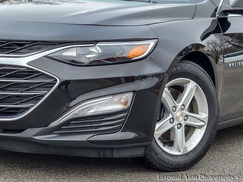 Used 2023 Chevrolet Malibu LS image 3