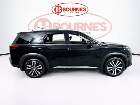 Used 2024 Nissan Pathfinder Platinum AWD/4WD image 12