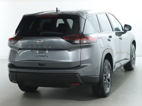 Used 2024 Nissan Rogue S image 46
