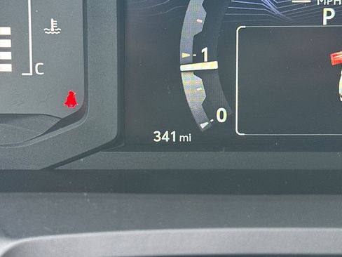 Used 2025 Toyota Tacoma SR5 image 41