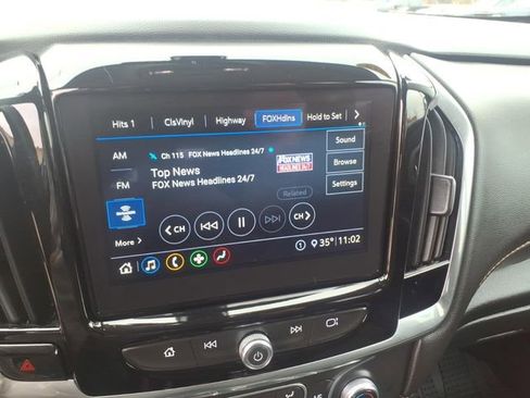 Used 2020 Chevrolet Traverse LT image 17