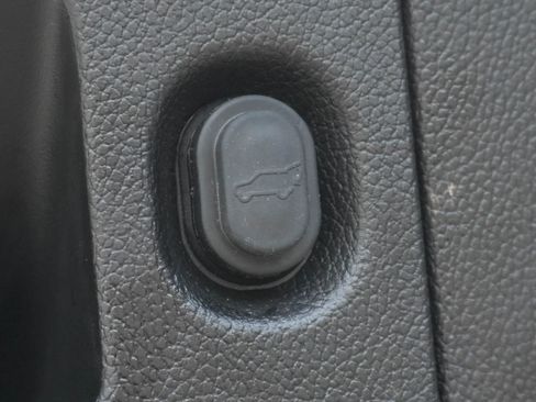 Used 2019 Chevrolet Tahoe LT image 37