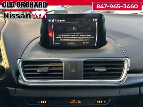 Used 2018 MAZDA MAZDA3 Grand Touring image 15