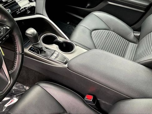 Used 2023 Toyota Camry SE FWD image 18