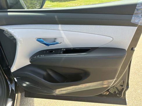 New 2025 Hyundai Tucson Limited image 14