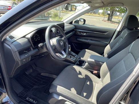 Used 2023 Honda CR-V LX image 10
