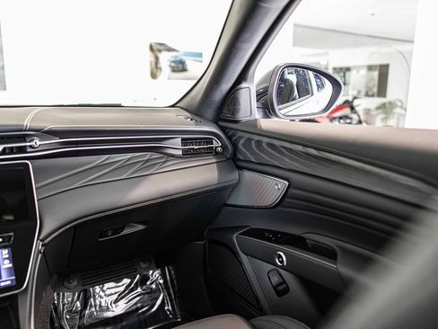 New 2025 Maserati Grecale Modena image 37