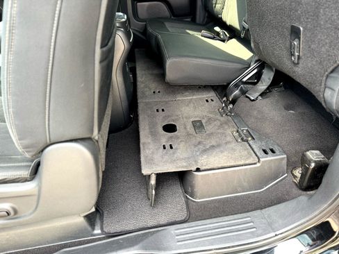 Used 2018 Nissan Titan SV w/ SV Convenience Package image 30