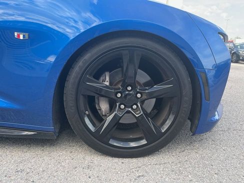Used 2018 Chevrolet Camaro SS RWD image 5