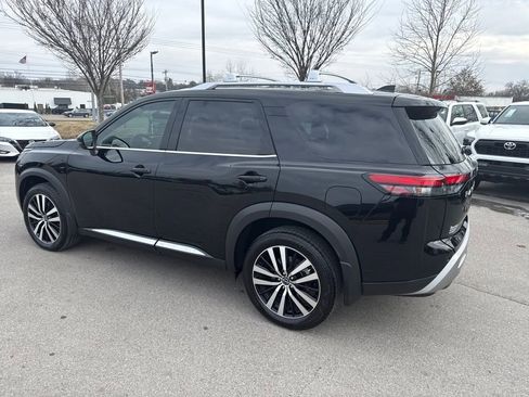 Certified 2025 Nissan Pathfinder Platinum image 5