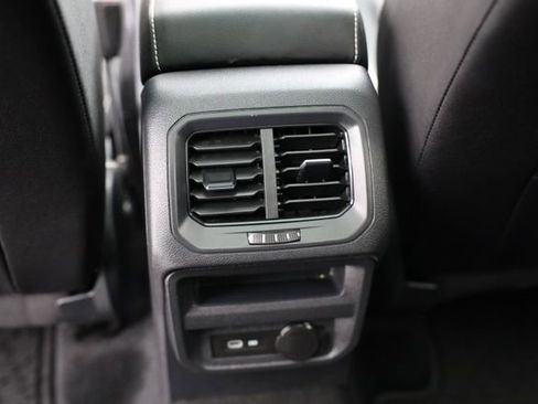 Used 2023 Volkswagen Tiguan SEL R-Line image 40