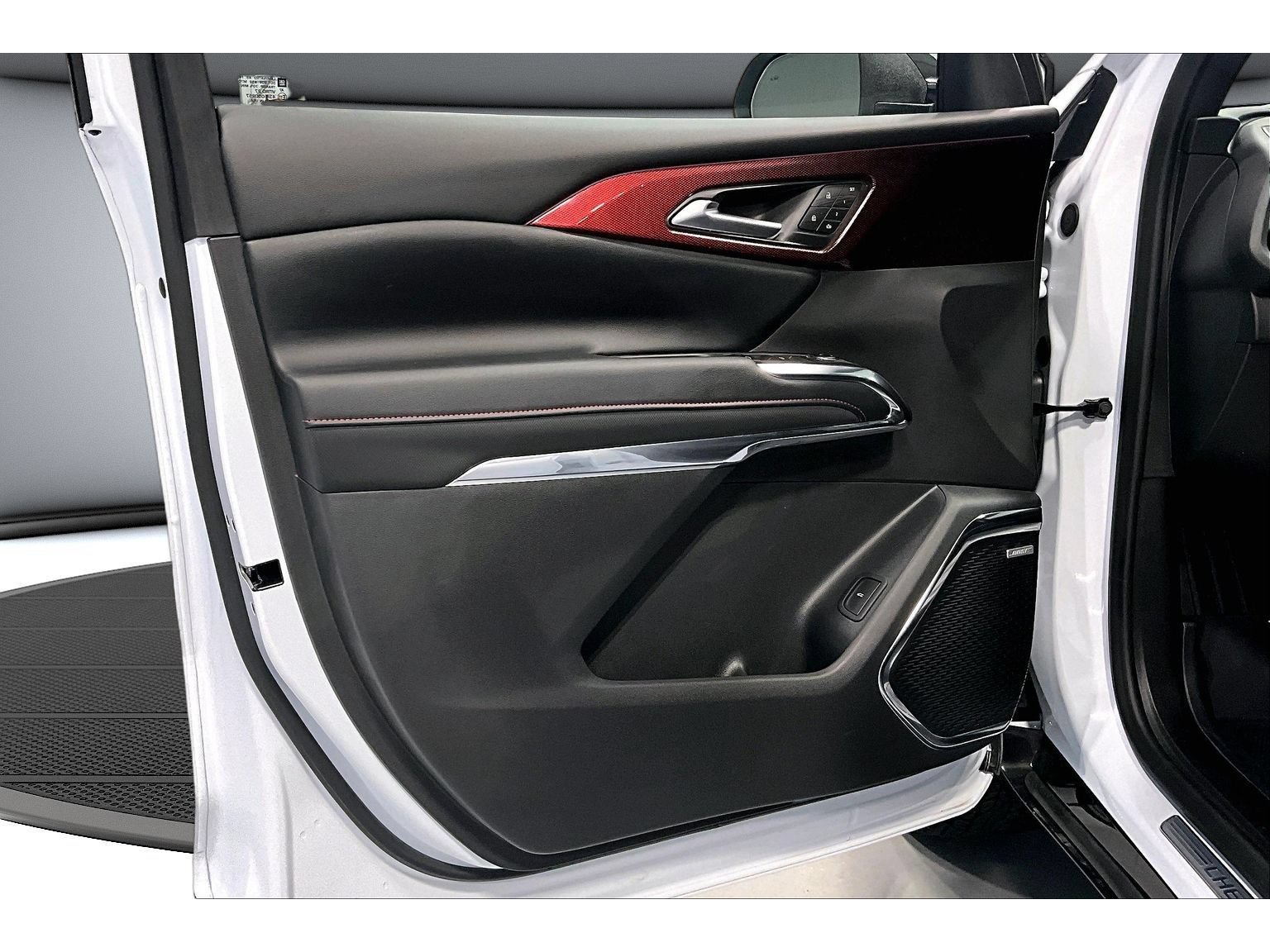 New 2026 Chevrolet Traverse RS w/ LPO, Floor Liner Package FWD image 37