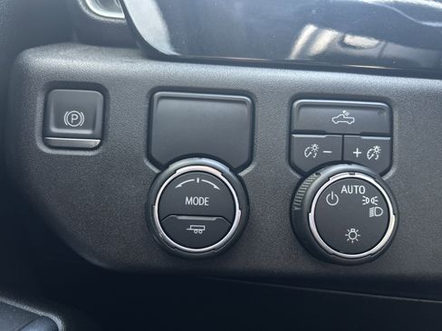 Used 2024 Chevrolet Silverado 3500 LT RWD image 11