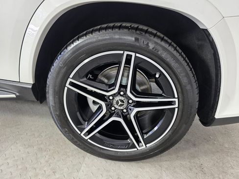 Certified 2025 Mercedes-Benz GLS 450 4MATIC image 19