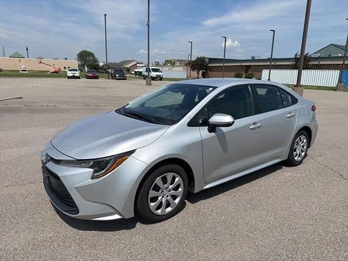 Certified 2025 Toyota Corolla LE FWD image 2