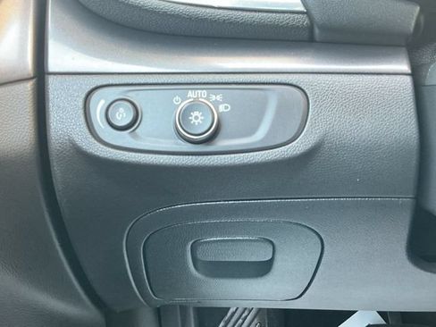 Used 2019 Buick Encore Preferred AWD/4WD image 19