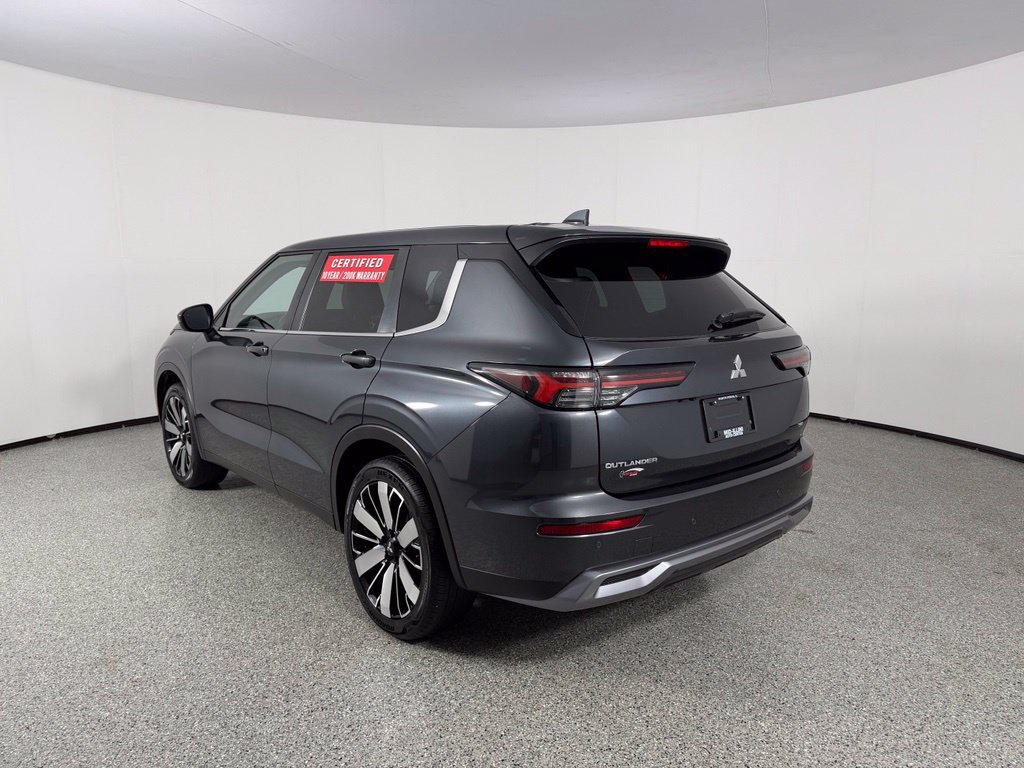 Used 2025 Mitsubishi Outlander SE AWD/4WD image 4