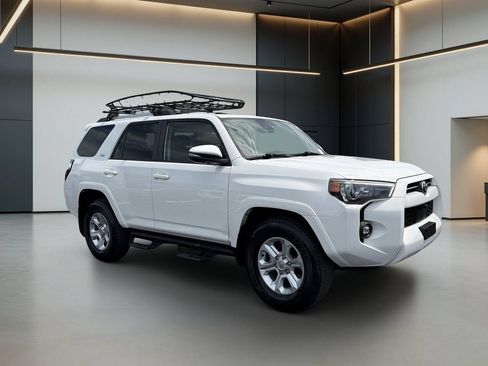 Used 2023 Toyota 4Runner SR5 Premium w/ Moonroof Package RWD image 8