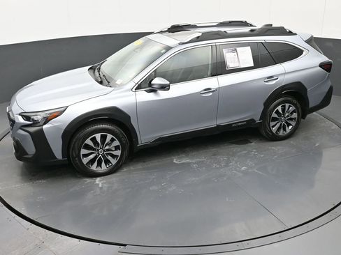 Used 2025 Subaru Outback Touring XT image 37