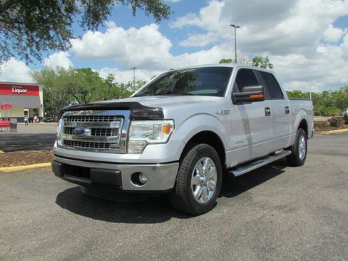 Used 2014 Ford F150 XLT w/ XLT Chrome Package image 2