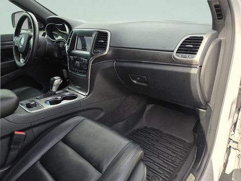 Used 2018 Jeep Grand Cherokee Limited AWD/4WD image 19