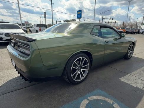 Used 2022 Dodge Challenger R/T w/ Plus Package image 8